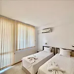 شقة فندقية Sunny Hills - Menada 3*