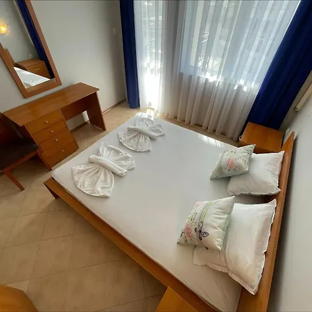 Hotel de apartamente Sunny Hills - Menada 3*