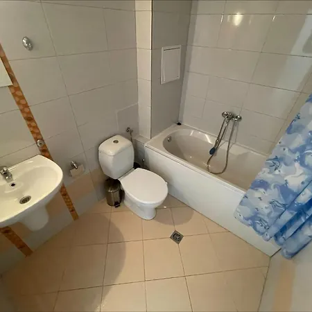 Sunny Hills - Menada