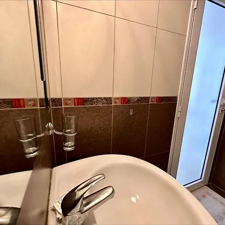 Sunny Hills - Menada