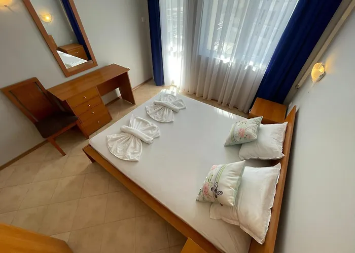 Hotel de apartamente Sunny Hills - Menada 3*