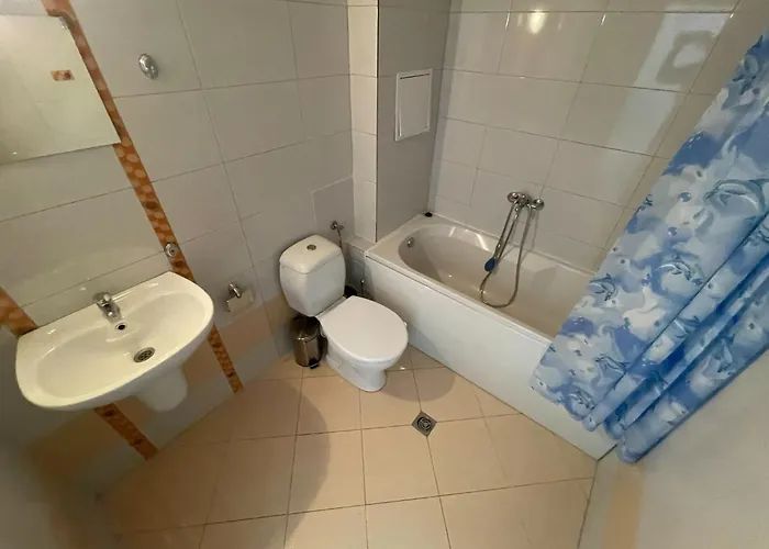 Sunny Hills - Menada